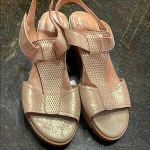 Hispanitas Elegant Women's Sandals in Shimmering Gold leather